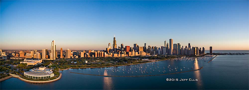 ChicagoSkyline_0220-Pano_1000pxWeb.jpg