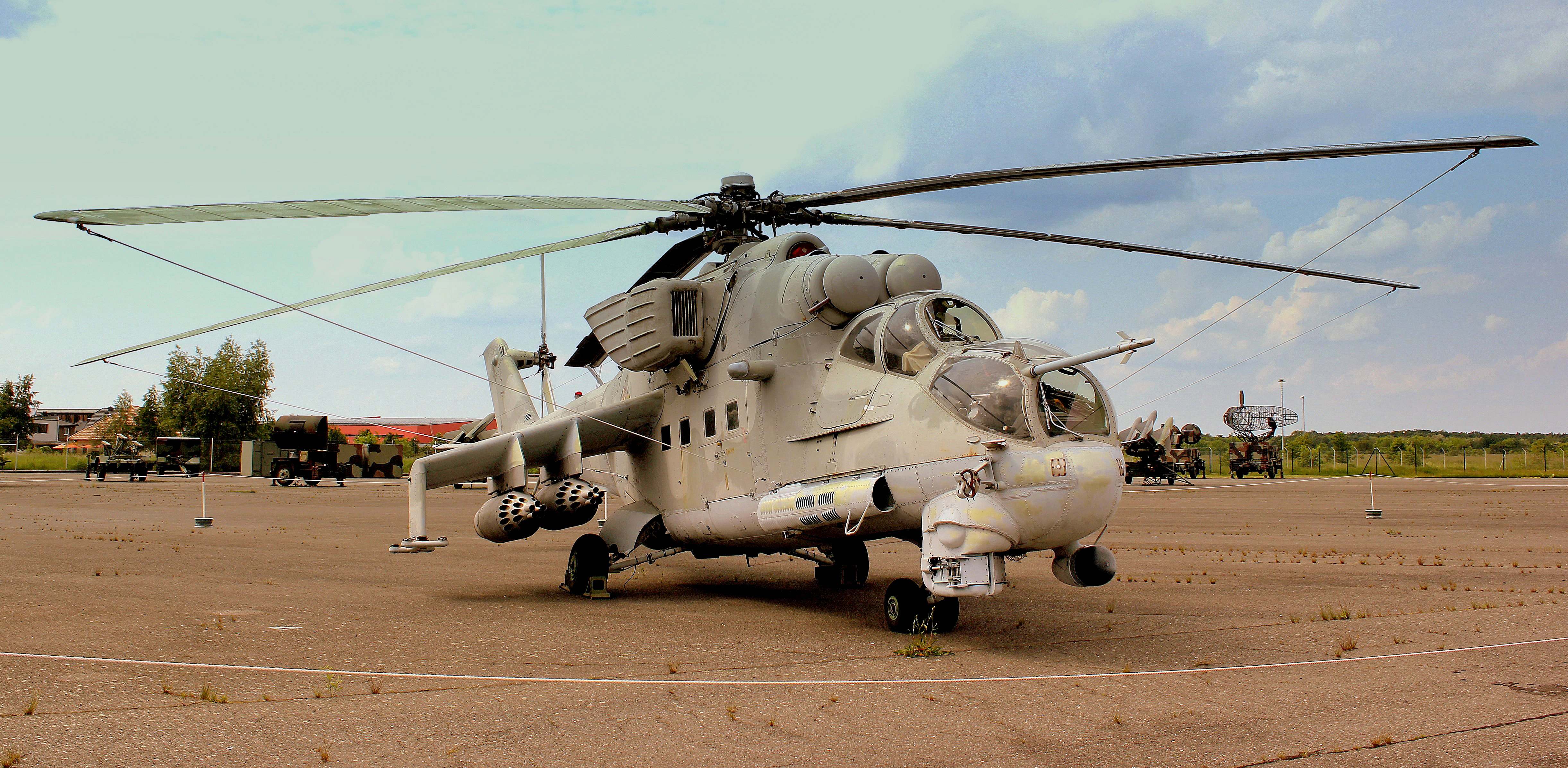Mi_24_HIND_GUNSHIP_russian_russia_military_weapon_helicopter_aircraft__33__4887x2394.jpg