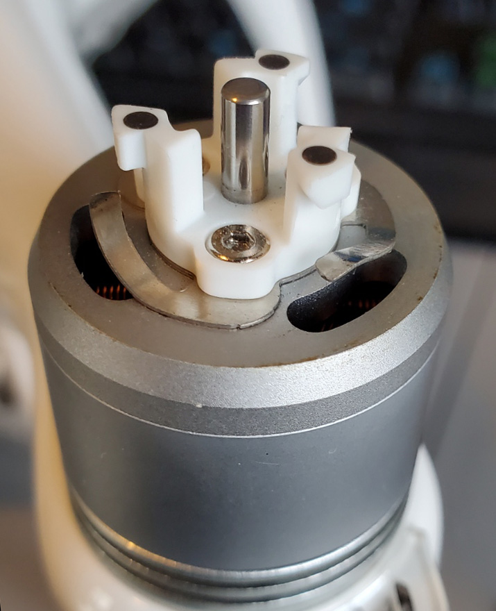 P4 OLD mount.jpg