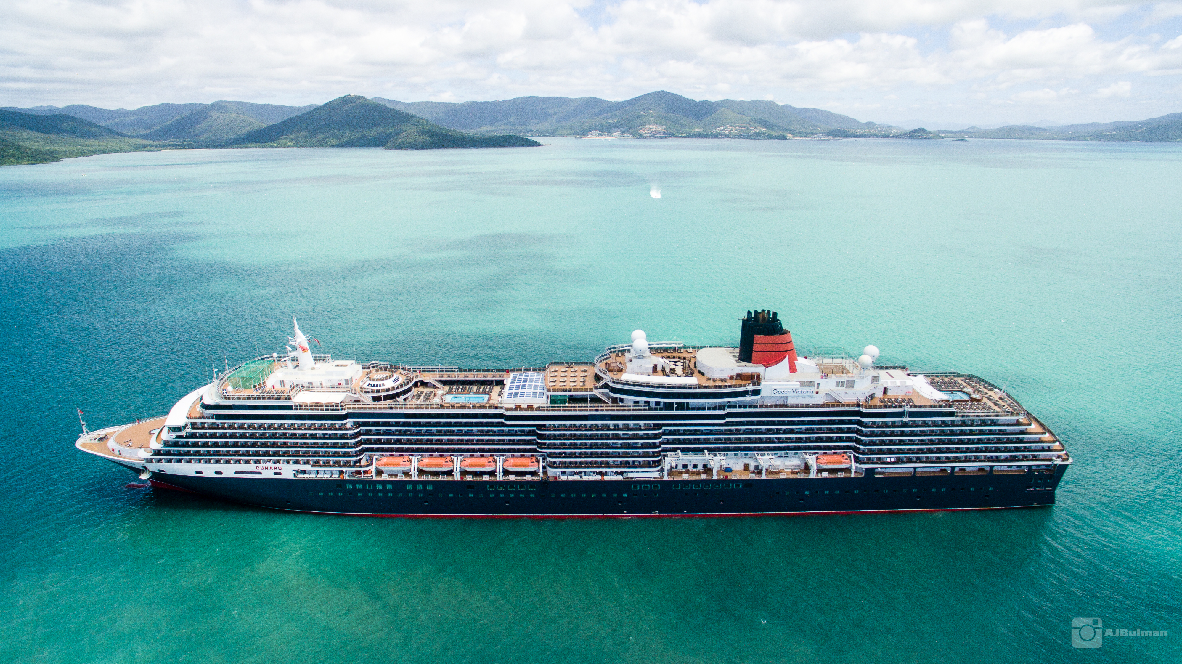 MV Queen Victoria Airlie Beach